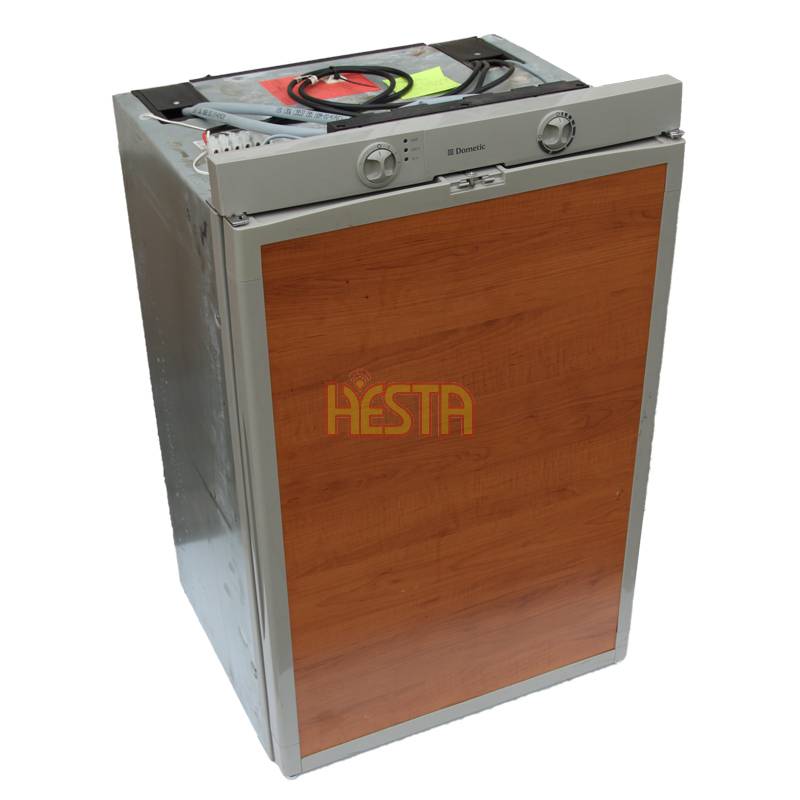 Repair service of camping refrigerator Dometic
